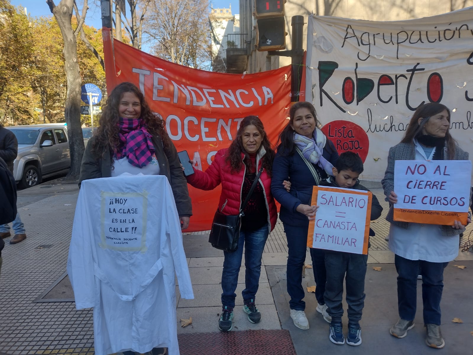 PARO DOCENTE: Sueldos bajo la línea de pobreza en la provincia de Buenos Aires