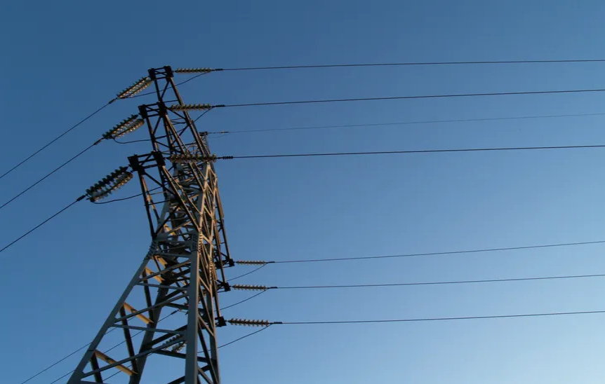 Golpe al bolsillo: Habilitan nuevos cuadros tarifarios mayoristas para electricidad y gas